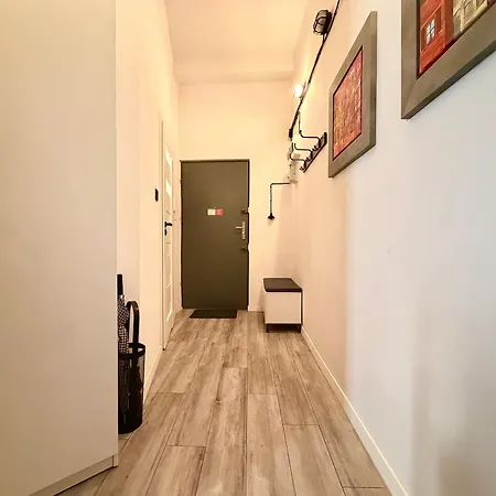 Chrobrego Modern Style By Bookinghost Apartamento